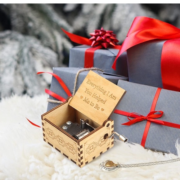 Music Box with Heart Necklace Gifts for Mom, You are My Sunshine music b… - Picture 3 of 10